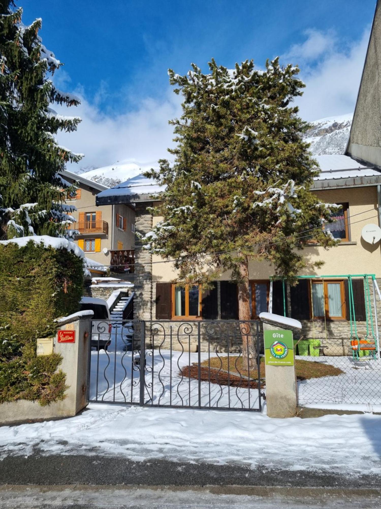 Stellina Hotell Lanslevillard Exteriör bild